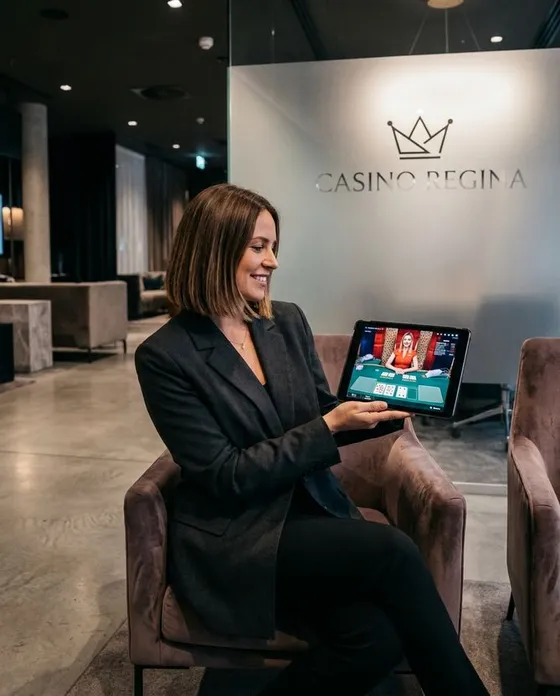watch live dealer games at Casino Regina